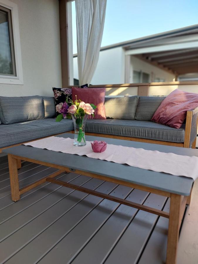 Mobile Whit Sea View Lavojesa * Drage