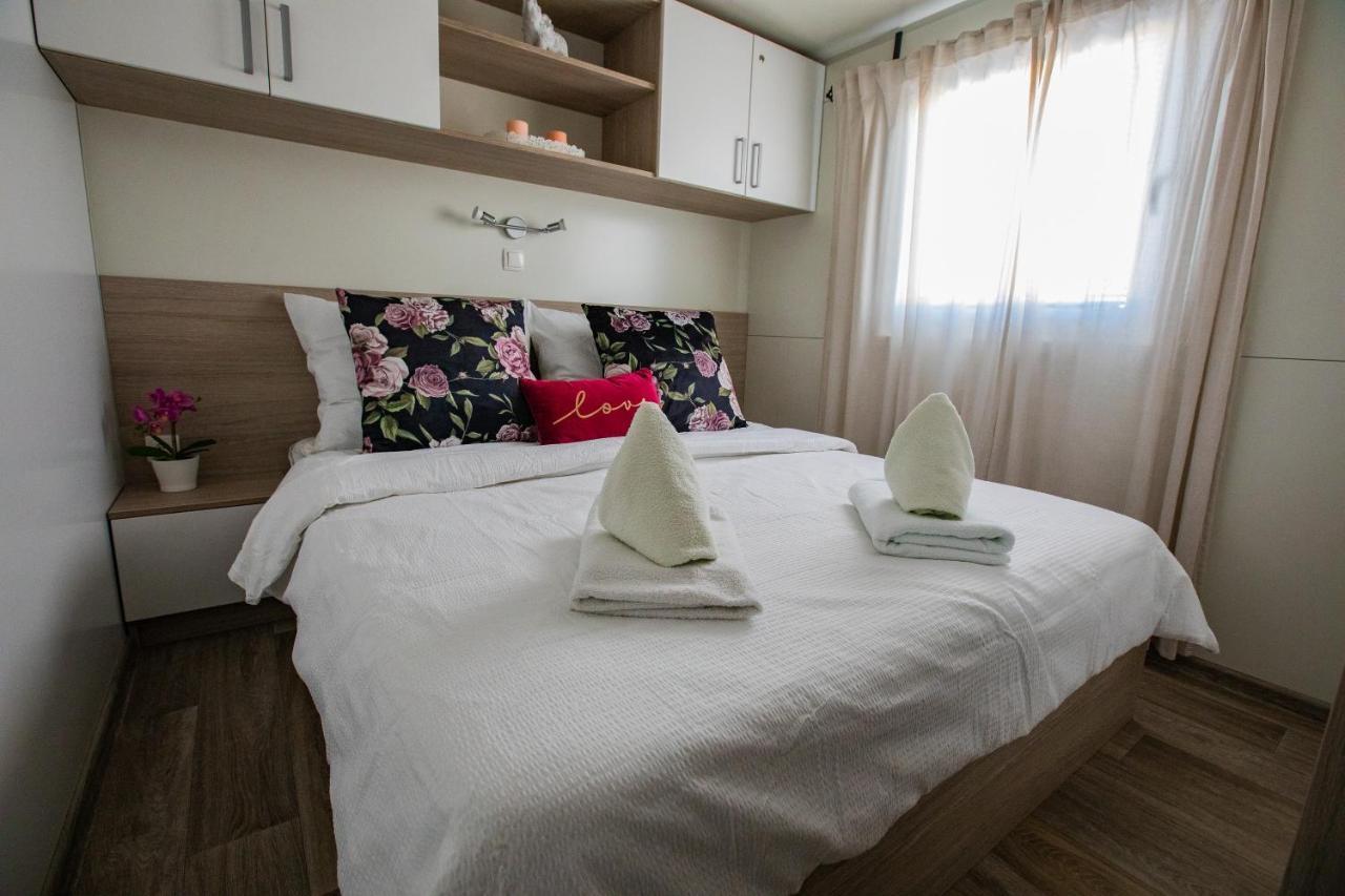 Mobile Whit Sea View Lavojesa Vikendica *